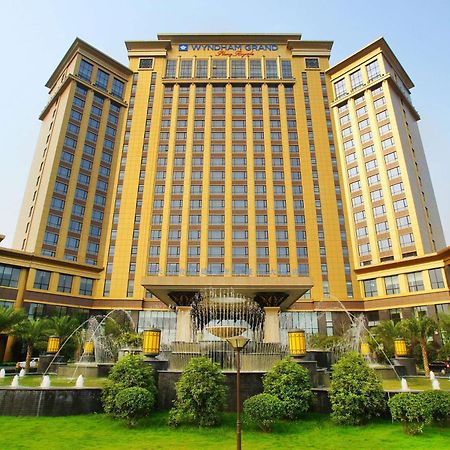 Wyndham Grand Plaza Royale Palace Chengdu Bagian luar foto