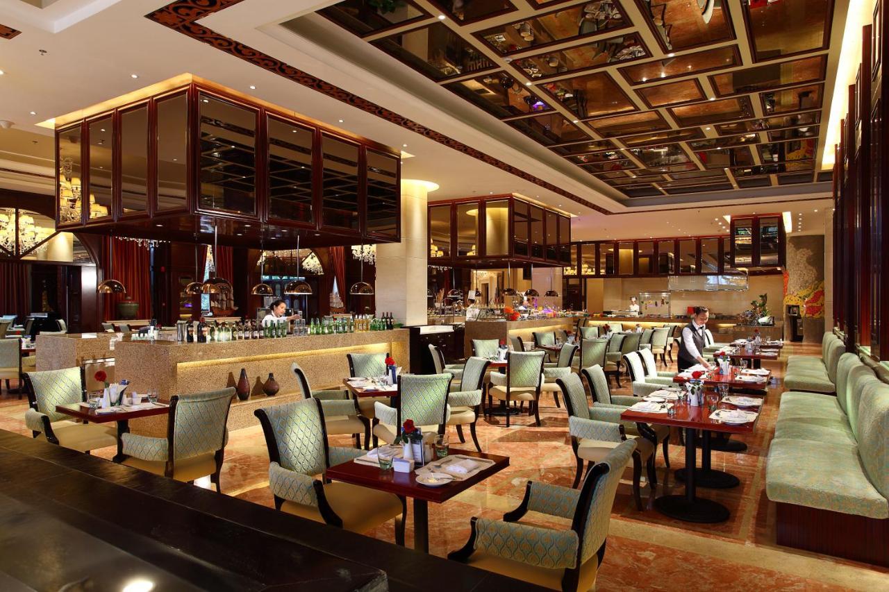 Wyndham Grand Plaza Royale Palace Chengdu Bagian luar foto
