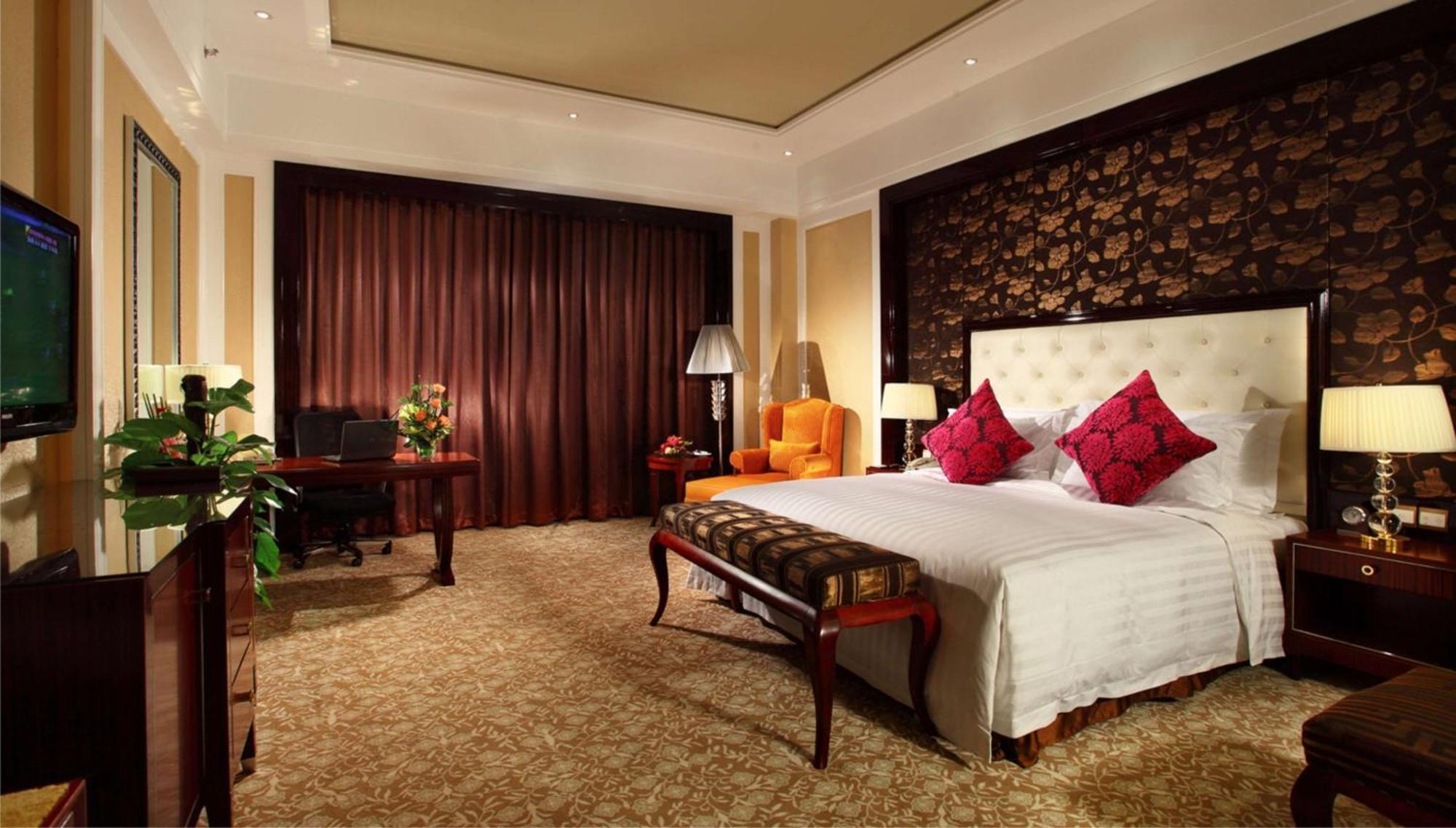 Wyndham Grand Plaza Royale Palace Chengdu Bagian luar foto