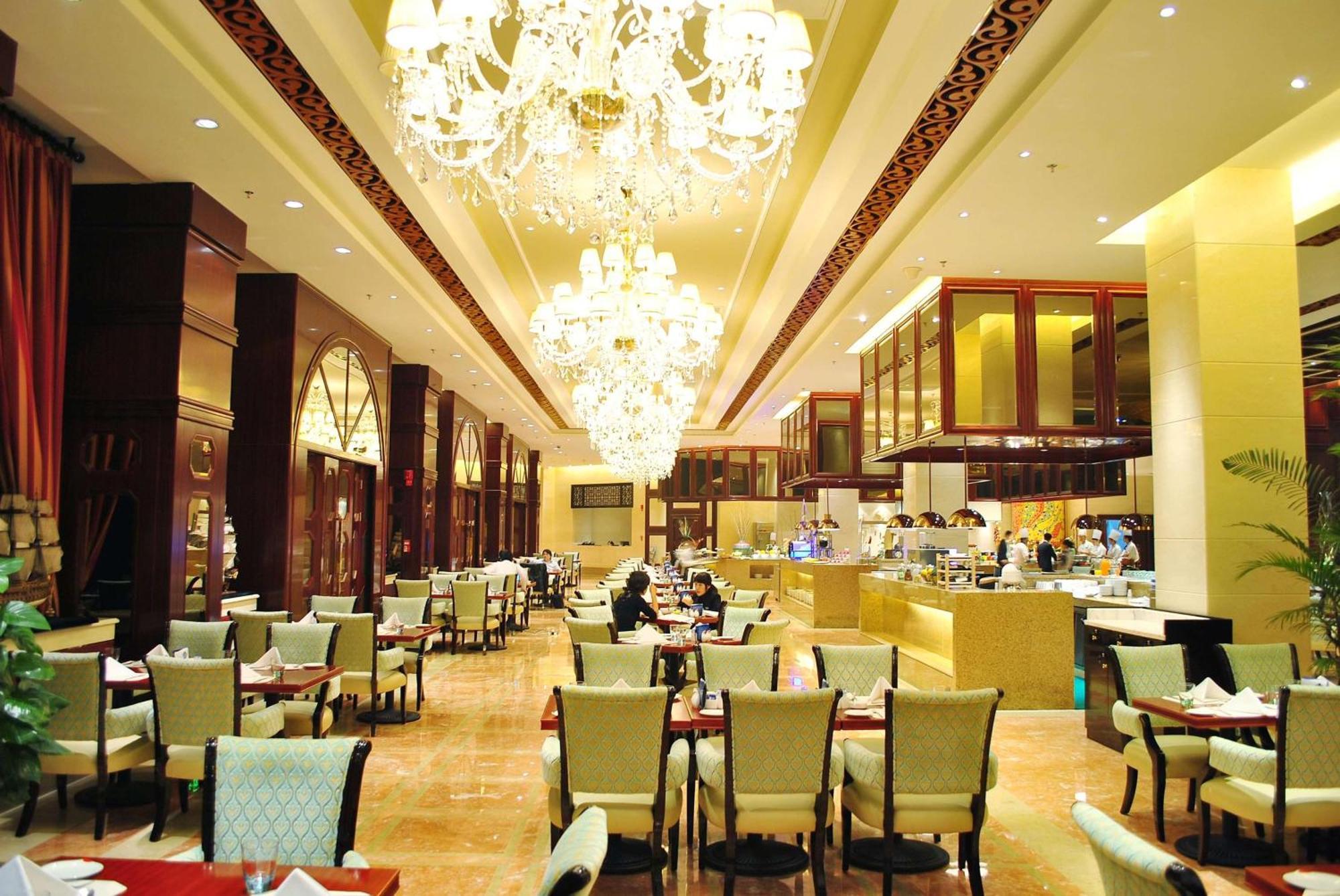 Wyndham Grand Plaza Royale Palace Chengdu Bagian luar foto