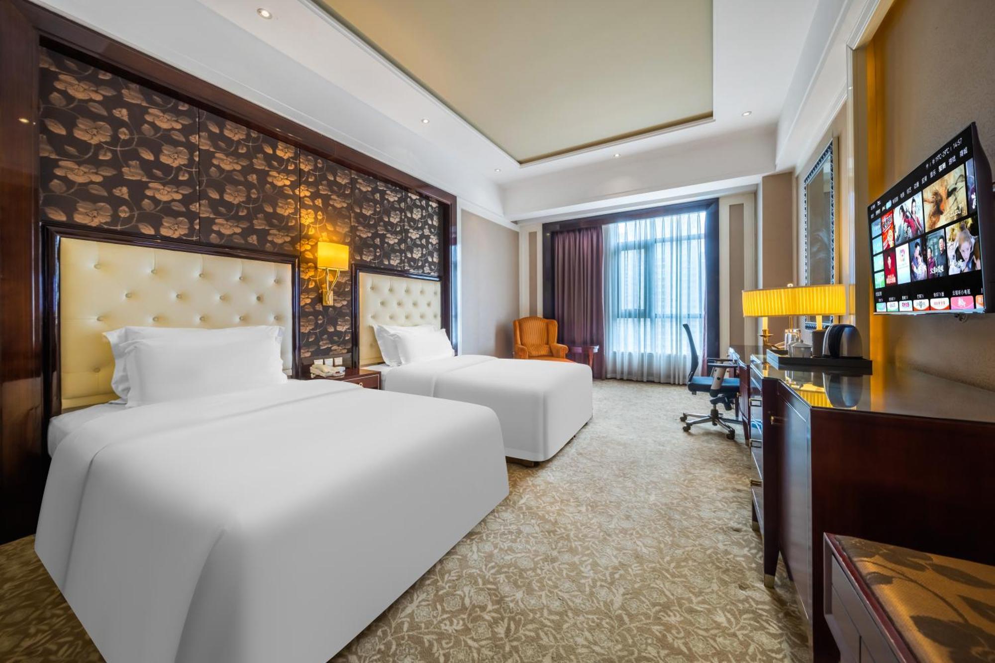 Wyndham Grand Plaza Royale Palace Chengdu Bagian luar foto