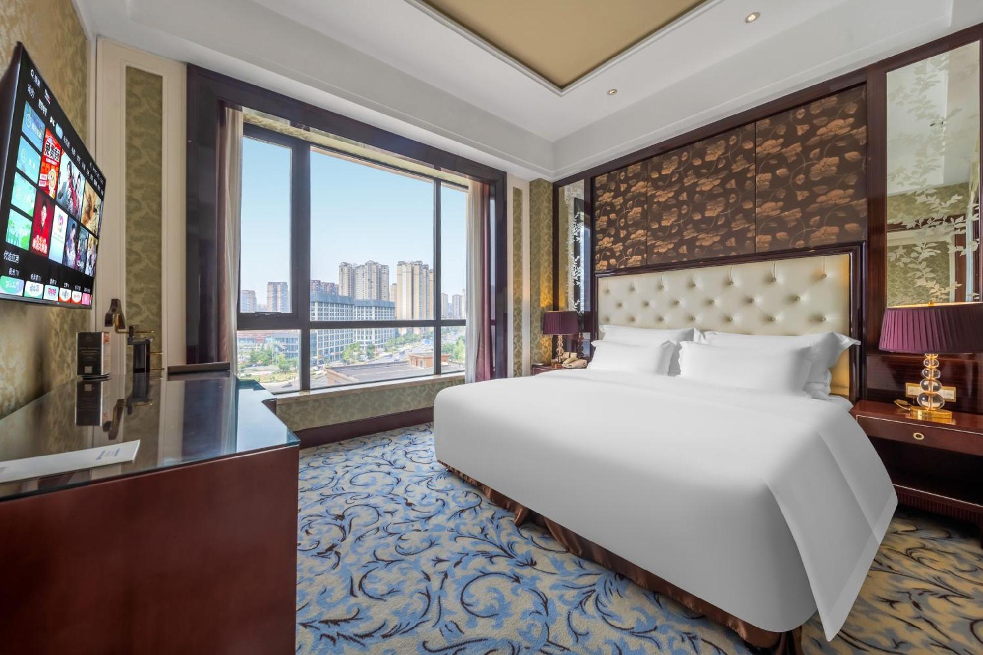 Wyndham Grand Plaza Royale Palace Chengdu Bagian luar foto