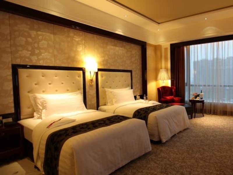 Wyndham Grand Plaza Royale Palace Chengdu Bagian luar foto