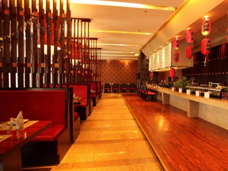 Wyndham Grand Plaza Royale Palace Chengdu Bagian luar foto