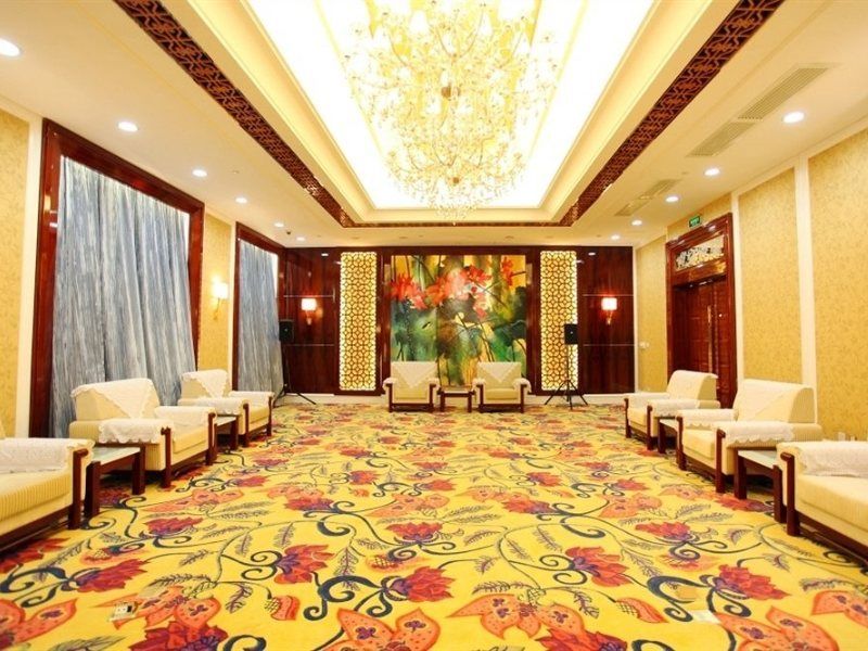Wyndham Grand Plaza Royale Palace Chengdu Bagian luar foto