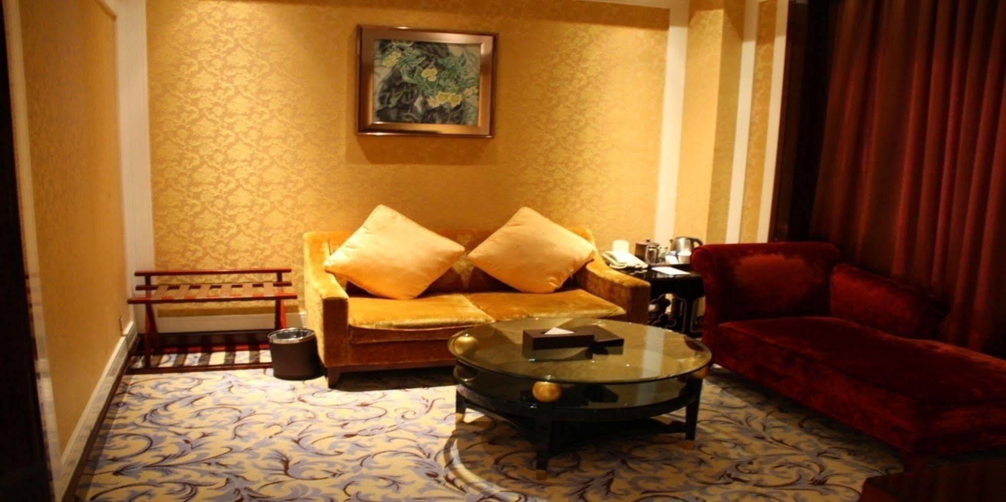 Wyndham Grand Plaza Royale Palace Chengdu Bagian luar foto