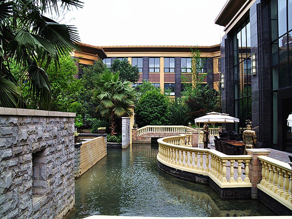 Wyndham Grand Plaza Royale Palace Chengdu Bagian luar foto